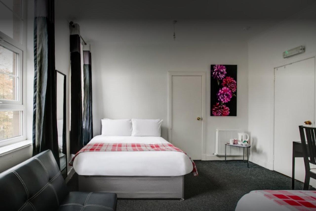 โอโย จิน เฮาส์ โฮเต็ล Hotel กรีน็อค ภายนอก รูปภาพ