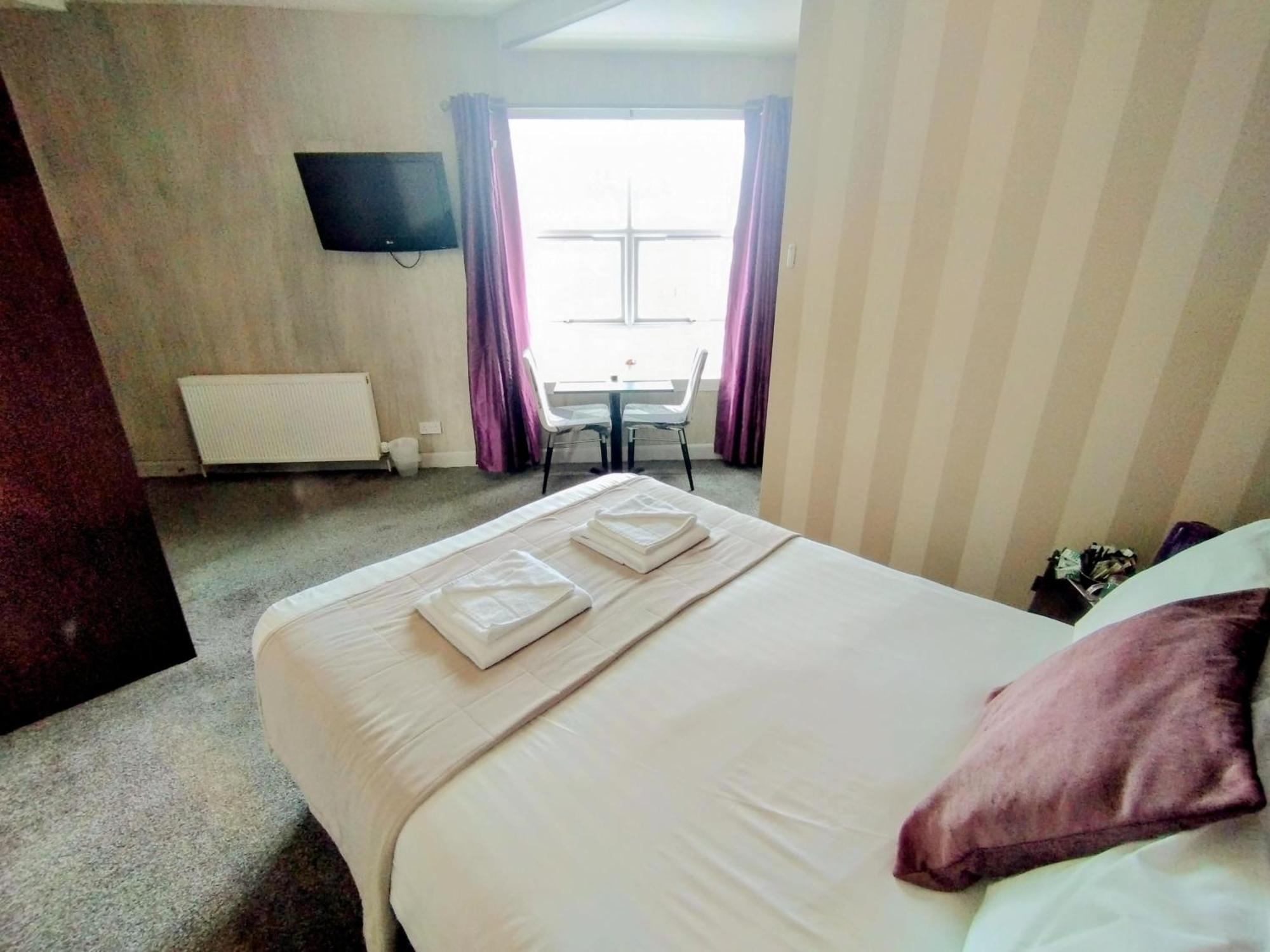 โอโย จิน เฮาส์ โฮเต็ล Hotel กรีน็อค ภายนอก รูปภาพ
