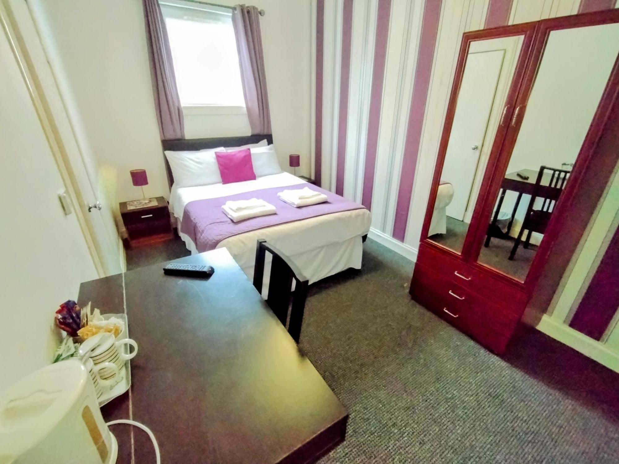 โอโย จิน เฮาส์ โฮเต็ล Hotel กรีน็อค ภายนอก รูปภาพ