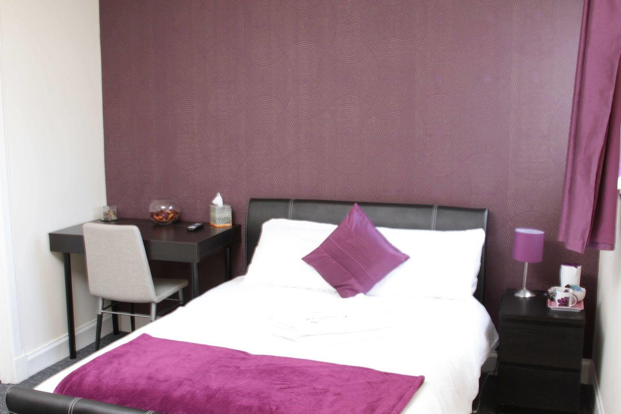โอโย จิน เฮาส์ โฮเต็ล Hotel กรีน็อค ภายนอก รูปภาพ